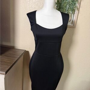 VENUS Classic Black Midi Dress